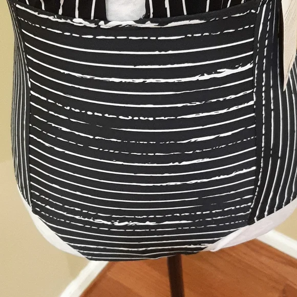Cocoship Halter Top black & white size 6 - Picture 2 of 7